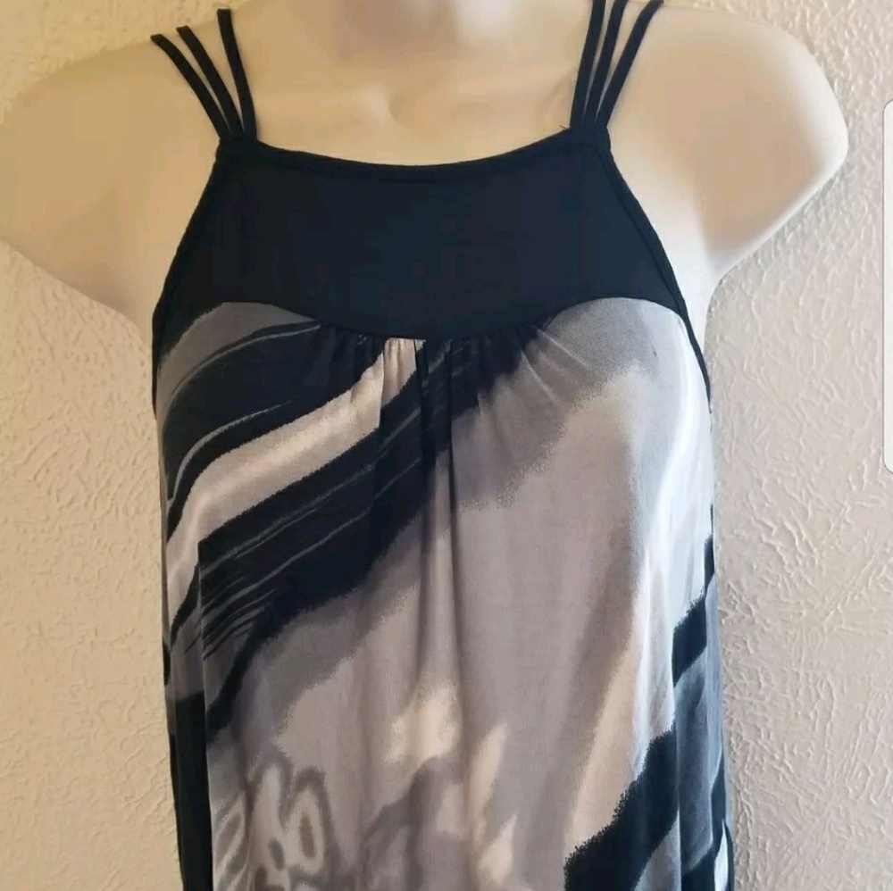 5 for 30> Nwt express summer tank. Xs nice!!